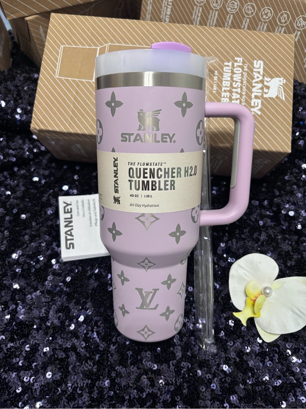 Light lavender Tumbler with silver Monogram Pattern